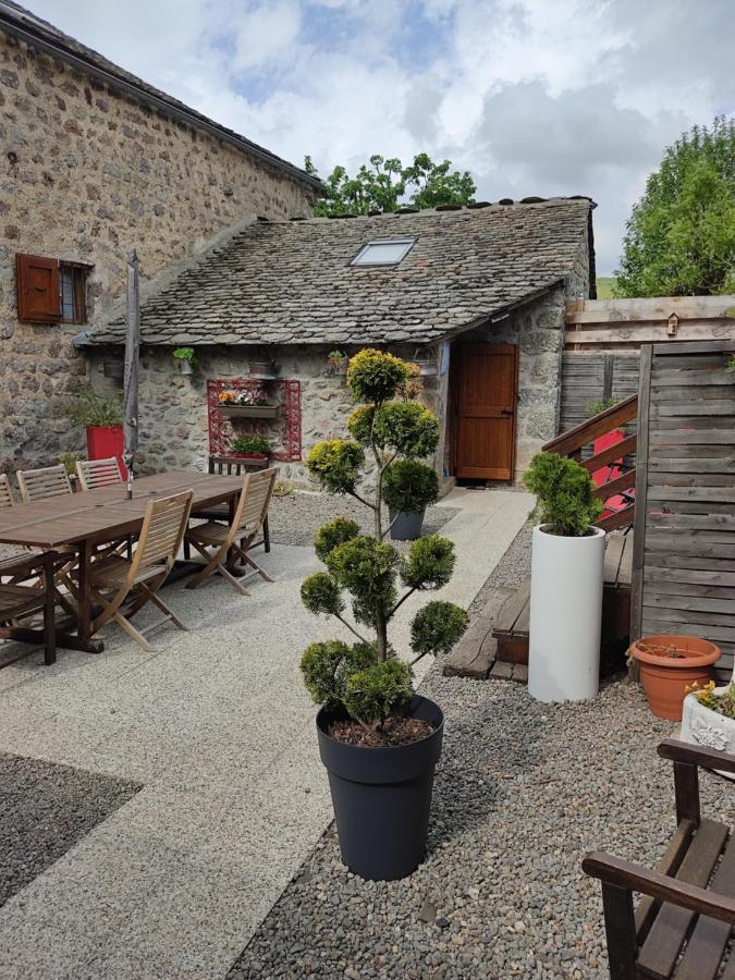 La Pierre Trouée Chambre d'Hôtes Châteauneuf-de-Randon Exterior foto